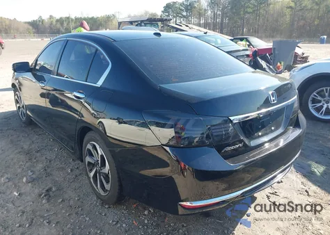 2017 Honda Accord Ex z USA, uszkodzony, nr VIN 1HGCR2F73HA164644